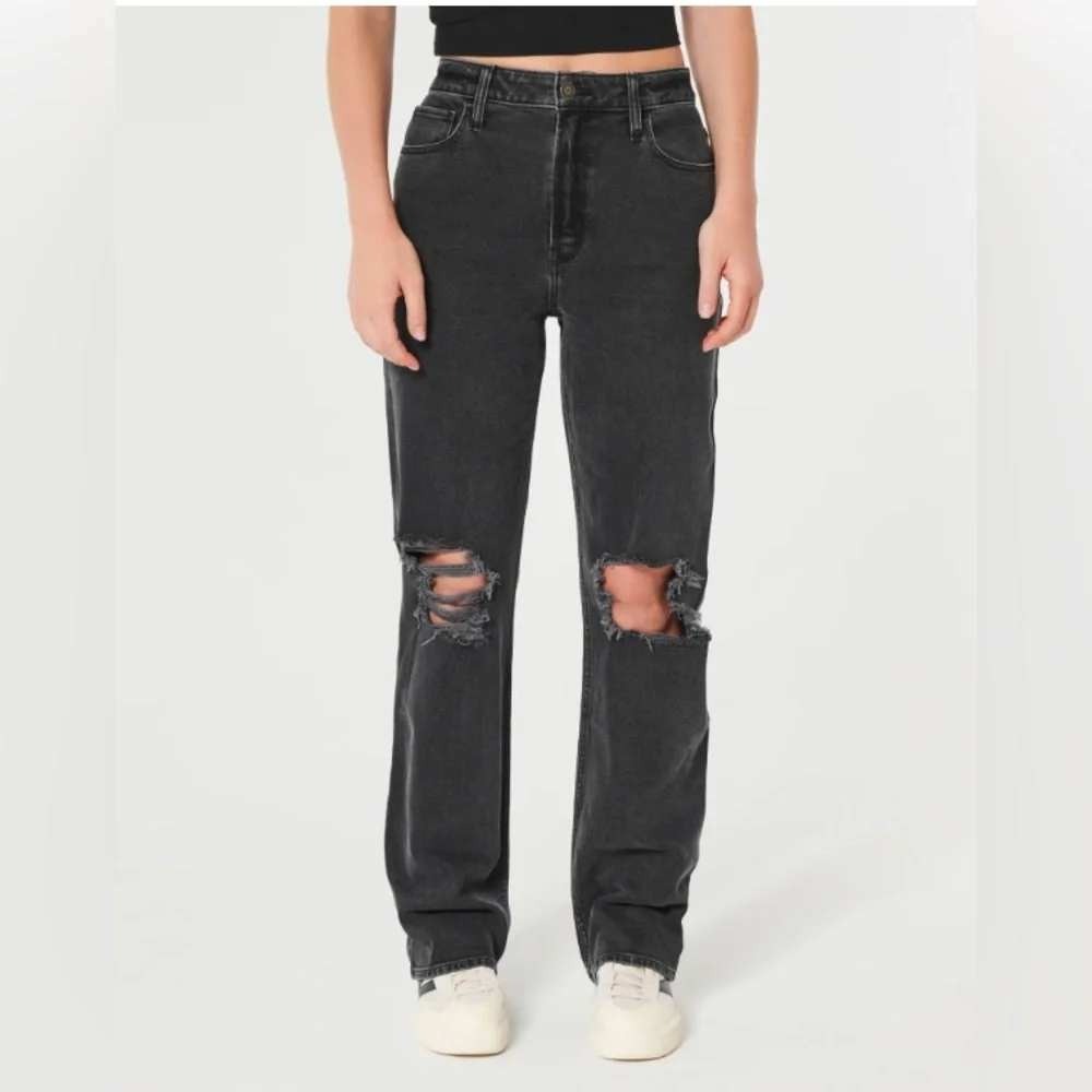Hollister Ultra High-Rise Dad Jean Washed Black Distressed Denim 10R W30R